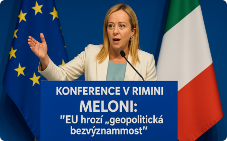 Italská premiérka Giorgia Meloniová vystupuje na konferenci v Rimini